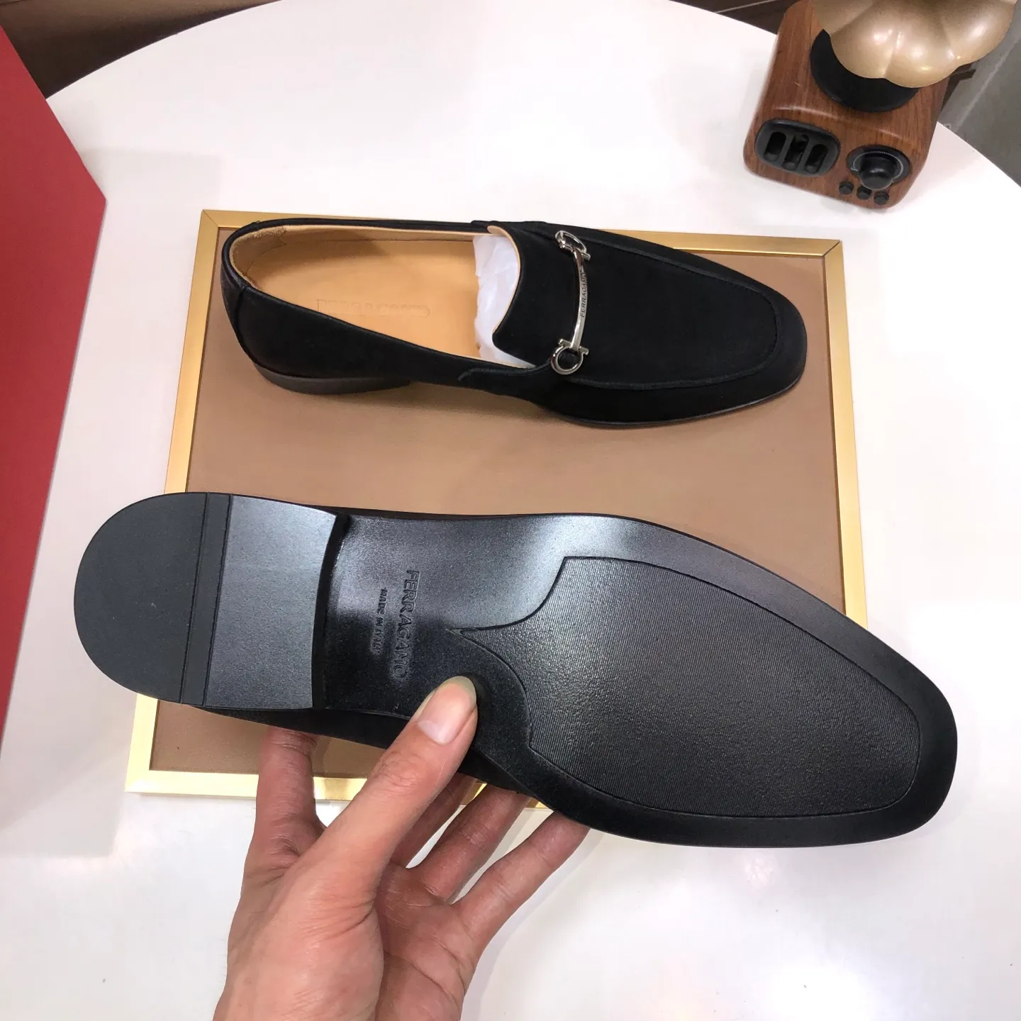 Men's shoes💰580💰【Ferragamo】Official website new product update👏High-quality casual shoes👟Imported first-layer calfskin with official website breathable printed fabric, comfortable and breathable, cowhide lining. Matching code: 38~44 (45 customized, non-refundable)